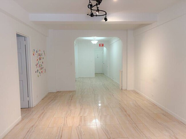 Foto del edificio - 420 W 206th St