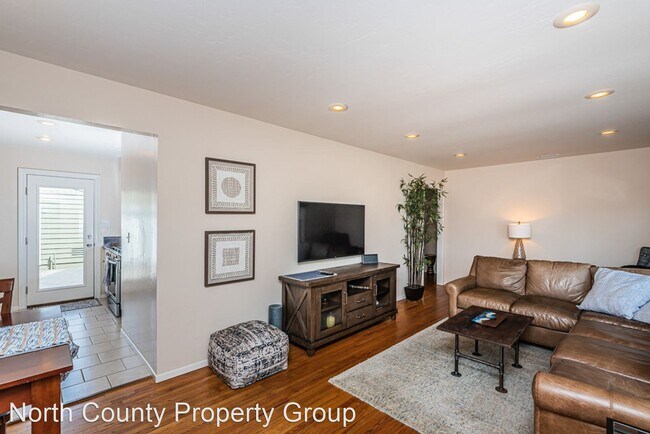 Building Photo - 3 br, 2 bath House - 3536 Madison St