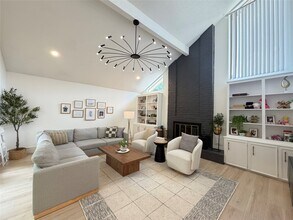 Building Photo - 13914 Swiss Hill Dr