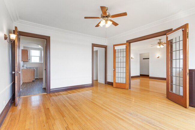 Foto del edificio - 2352 N Spaulding Ave