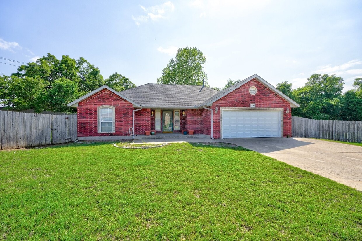 14700 Choctaw Trail, Choctaw, OK 73020 Room for Rent in Choctaw, OK