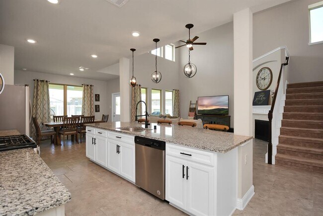 Building Photo - 7215 Water Glen Ln