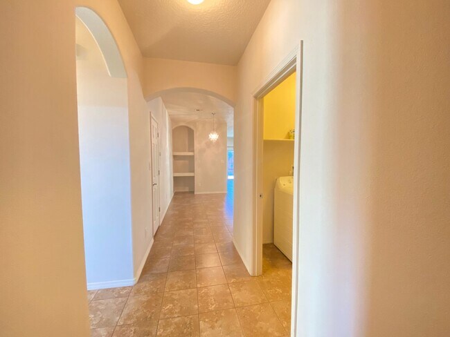 Building Photo - Lovely Home in Cielo Azul