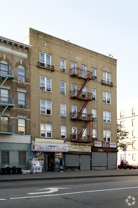 Building Photo - 757 E 169th St