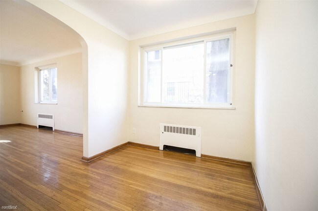 Foto del edificio - 2204 Kenwood Blvd