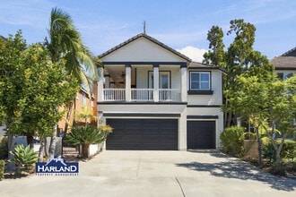 Building Photo - 10569 Corte Jardin Del Mar