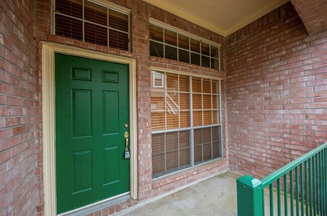 Foto del edificio - 2710 Grants Lake Blvd
