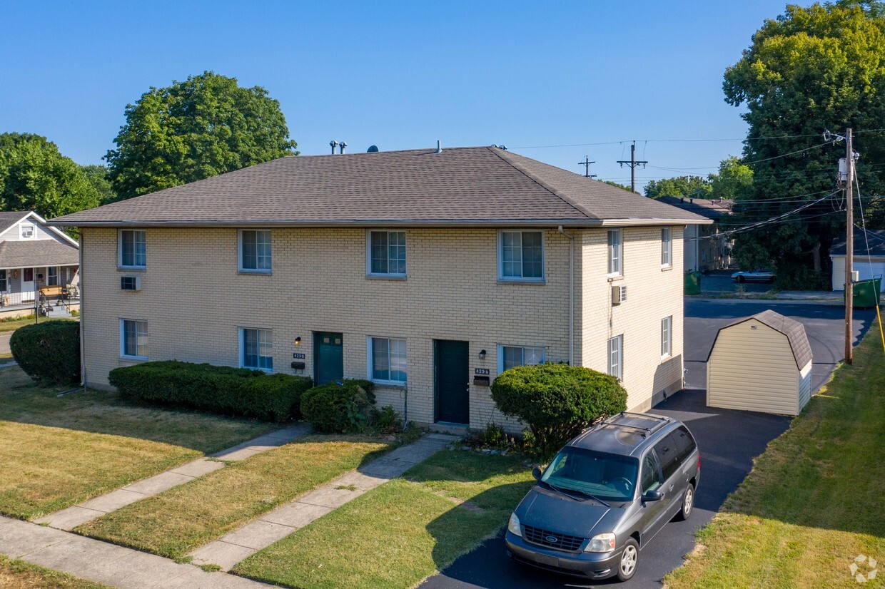 Primary Photo - 423 Forest Ave