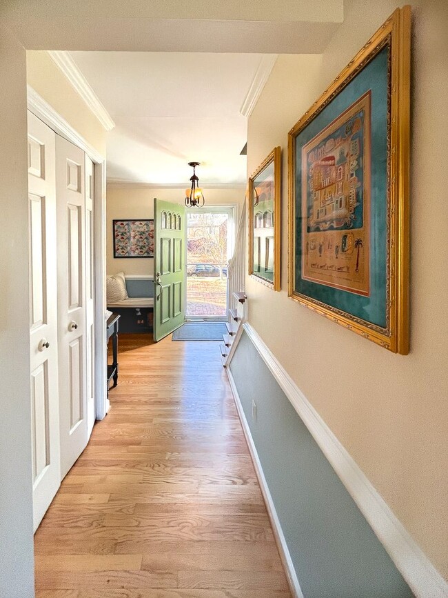 Building Photo - Furnished 3-Bedroom Home Near Darden - UVA