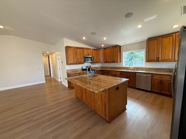 Foto del edificio - Beautiful 3 Bedroom 2 bath home in well de...