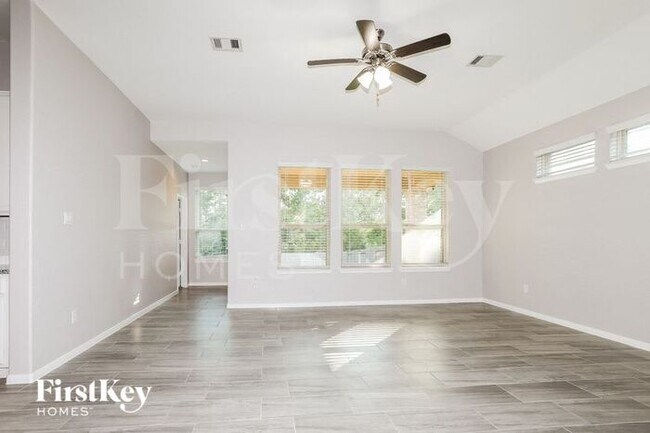 Foto del edificio - 18203 Humber River Ln