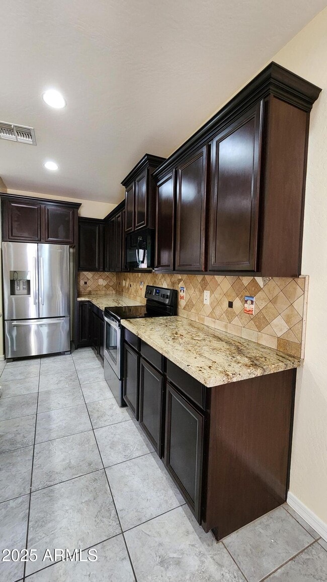 Building Photo - 21341 N Liles Ln