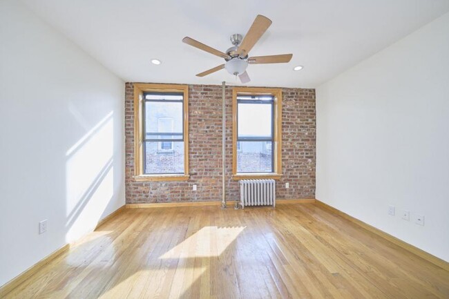 Foto del edificio - 3 bedroom in New York NY 10040