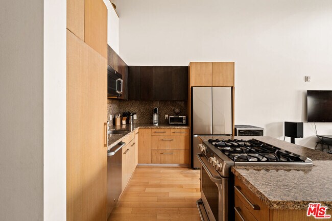 Foto del edificio - 120 S Hewitt St