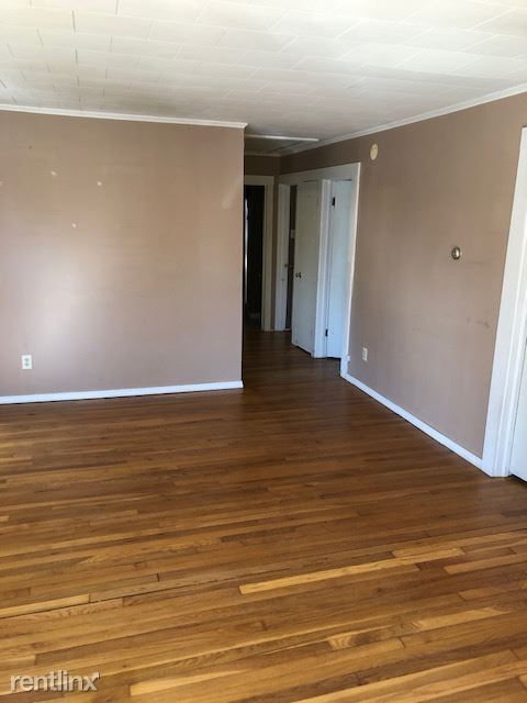 Building Photo - 3 br, 1 bath House - 1384 Sassaquin Ave