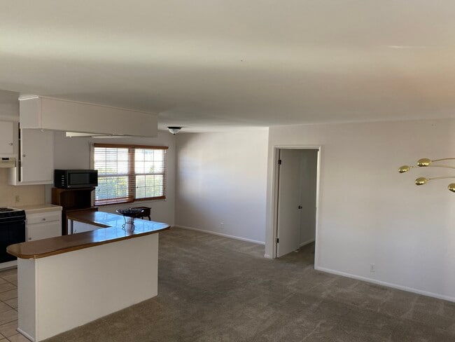 Living/Dining - 1703 S 5th St
