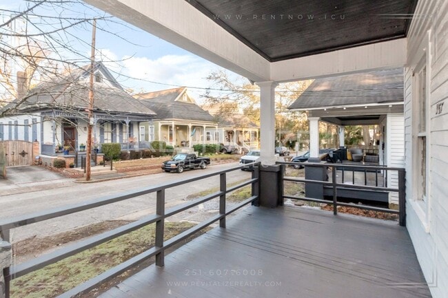 Building Photo - Charming 2-Bedroom Cottage in the Desirable New Saint Francis Community