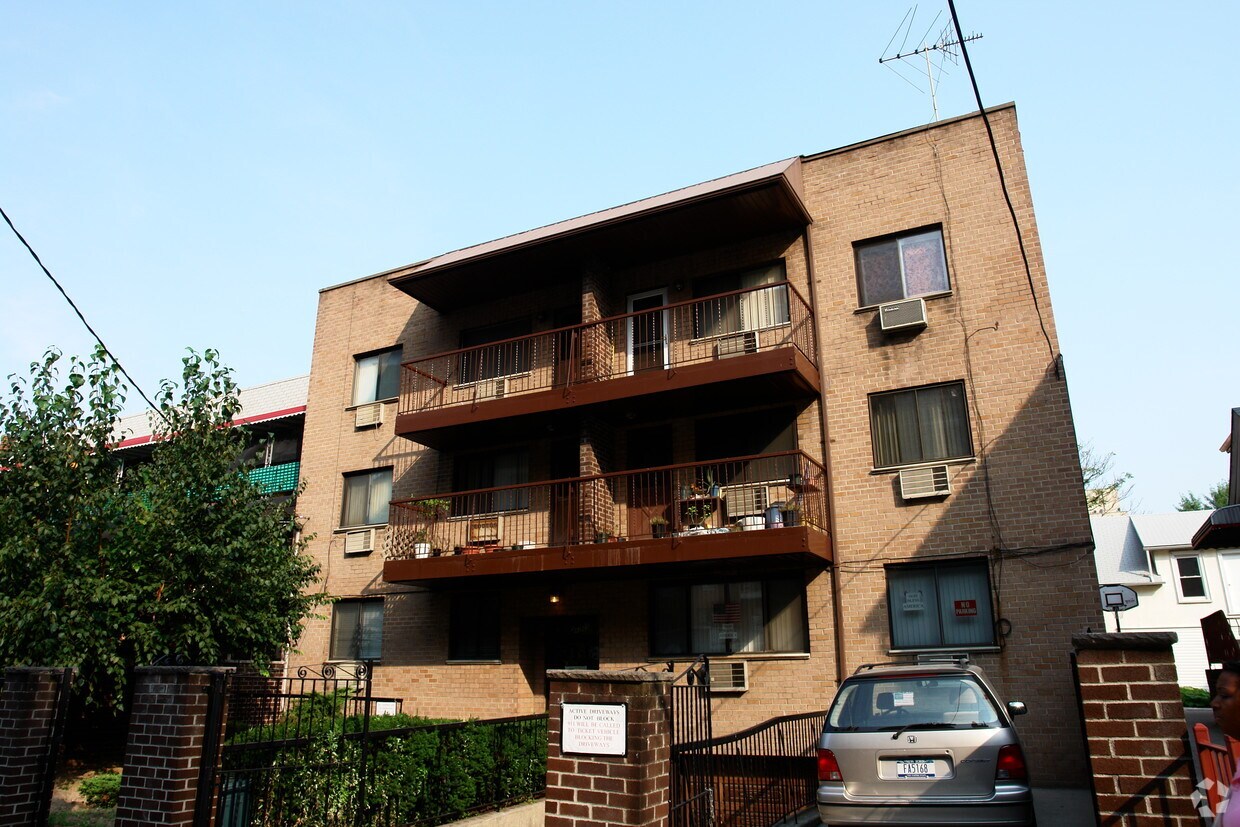 Primary Photo - 14223 38th Ave