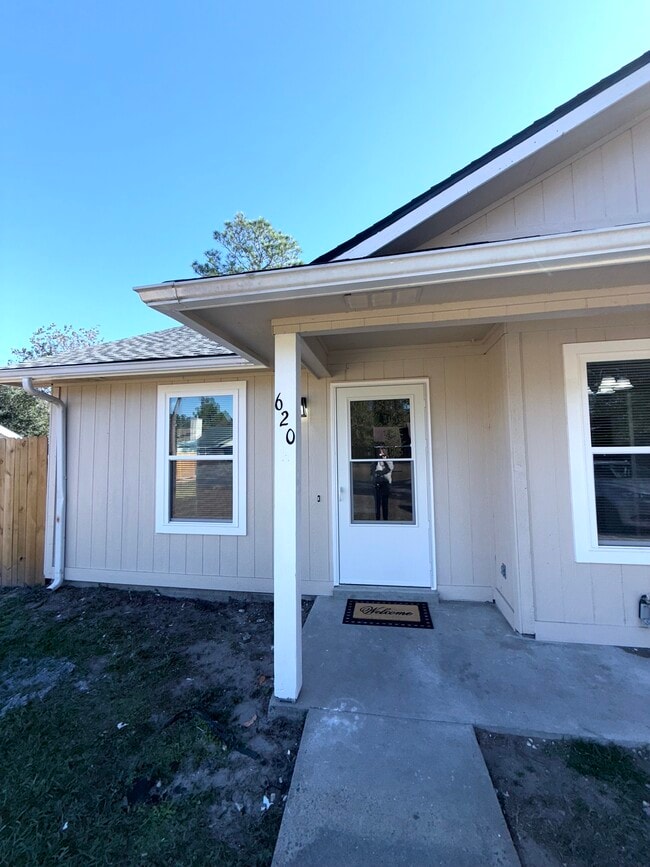 Building Photo - 620 Scott St