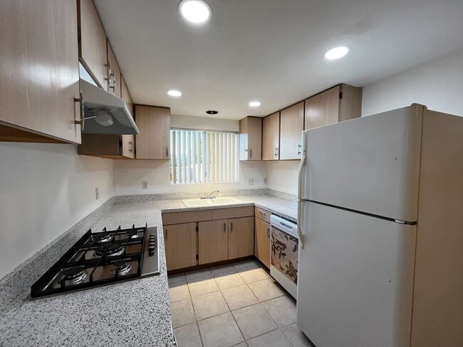 Building Photo - Comfortable 3-Bedroom Home in Prime La Pue...