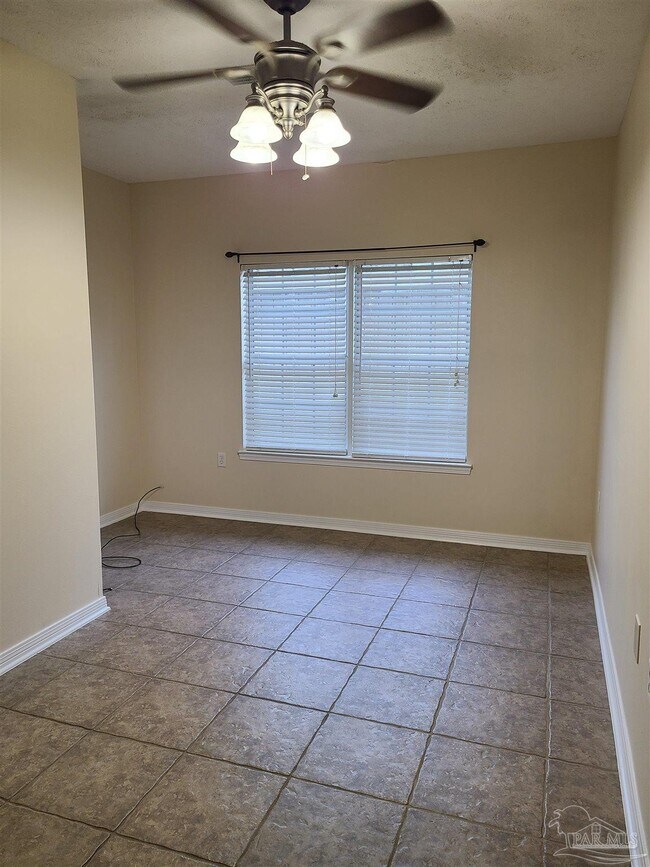 Building Photo - 3671 Quail Run Rd