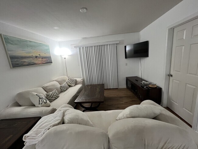 Foto del edificio - 700 Windsong Cir