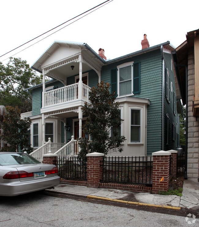 Building Photo - 46 Marine St