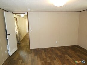 Building Photo - 127 Quail Run St
