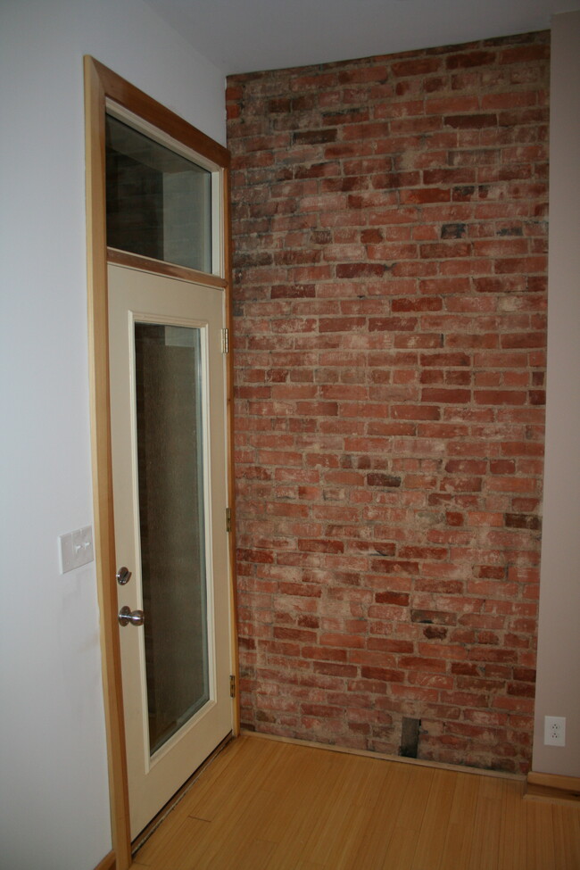 Entry - 222 W Pike St