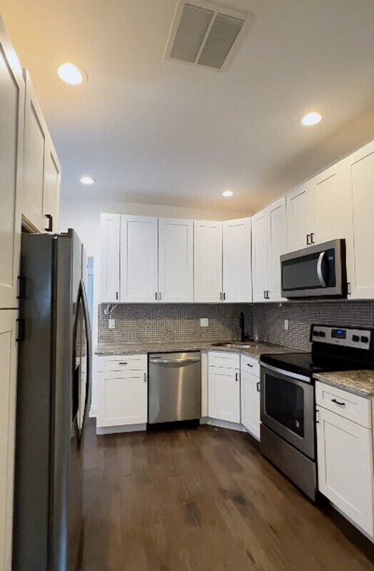 Building Photo - 5224 Addison St