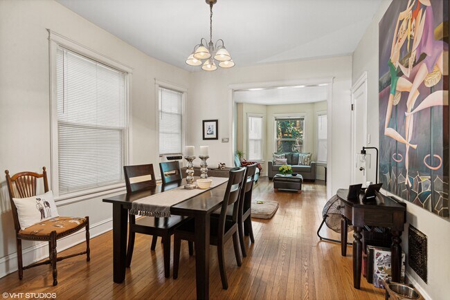 Foto del edificio - 1422 W Edgewater Ave