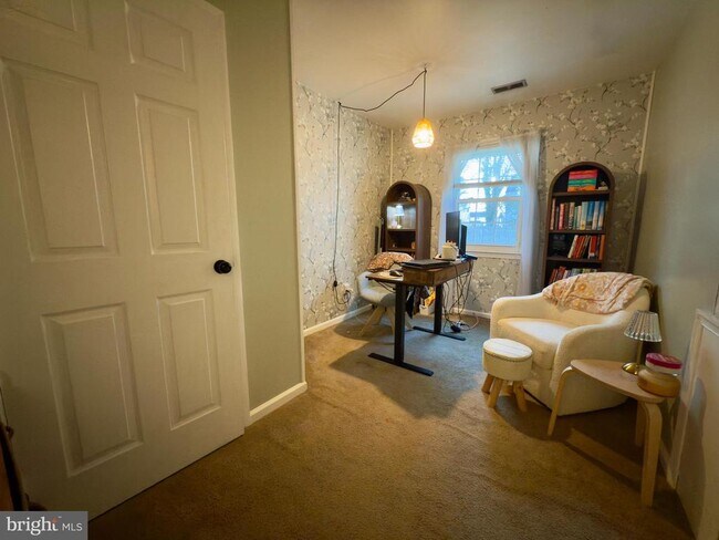 Foto del edificio - 211 Eagle View Ln