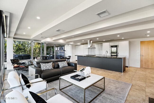 Foto del edificio - 7117 E Rancho Vista Dr