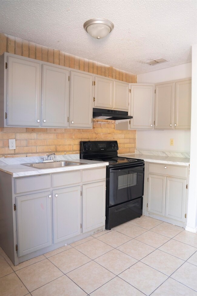 Foto del edificio - 311 Soria Dr