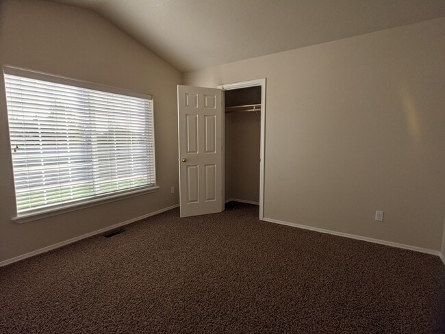 Building Photo - 611 N Kayden Way