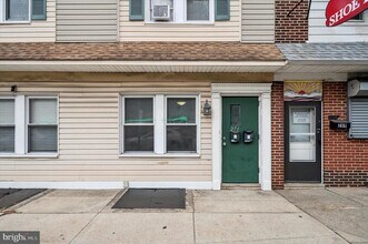 Building Photo - 271 N Wycombe Ave