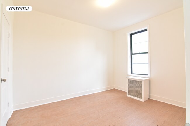Foto del edificio - 43-26 52nd St