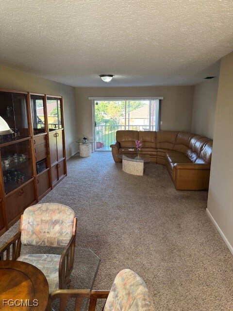 Foto del edificio - 4420 Santa Barbara Blvd