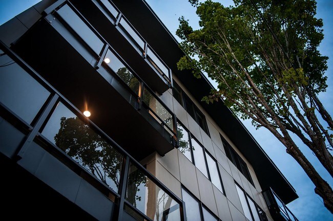 Foto del edificio - 2651 NW Thurman St