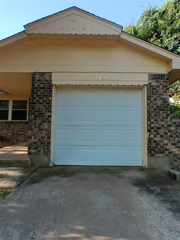 Foto del edificio - 1320 Parkwoods Ct