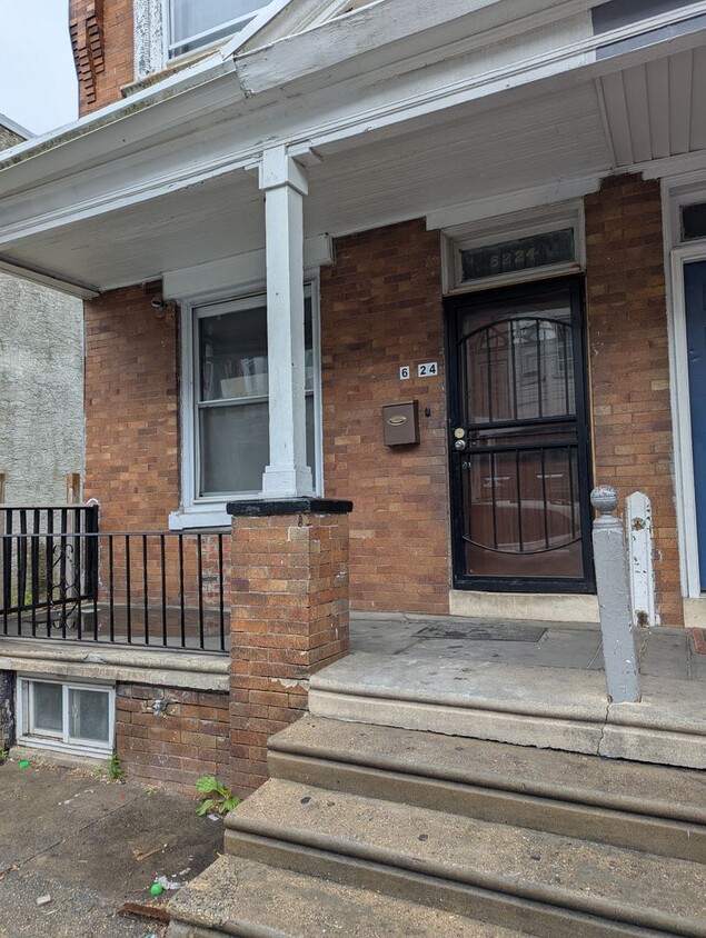 Primary Photo - Front Porch Row - Oak Lane