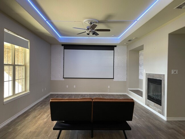 Foto del edificio - Executive 3 Bedroom Home on Golf Course