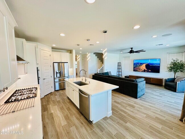 Foto del edificio - 5535 W Western Star Blvd