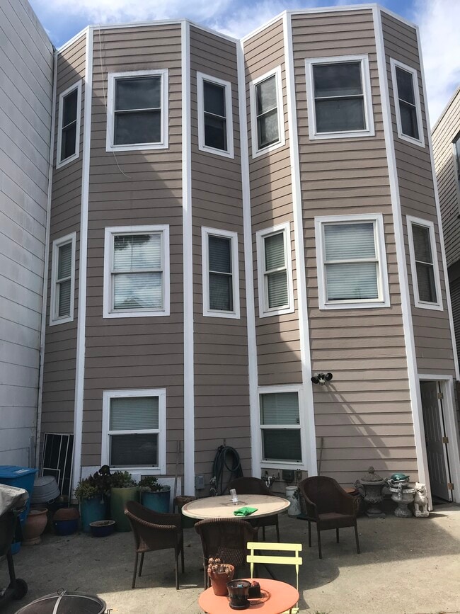 Building Photo - 262 8th Ave