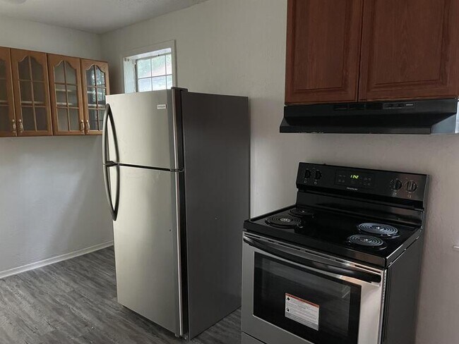 Foto del edificio - 1421 N Page Ave