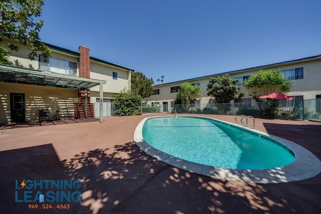 Building Photo - 5129 Yarmouth-34D