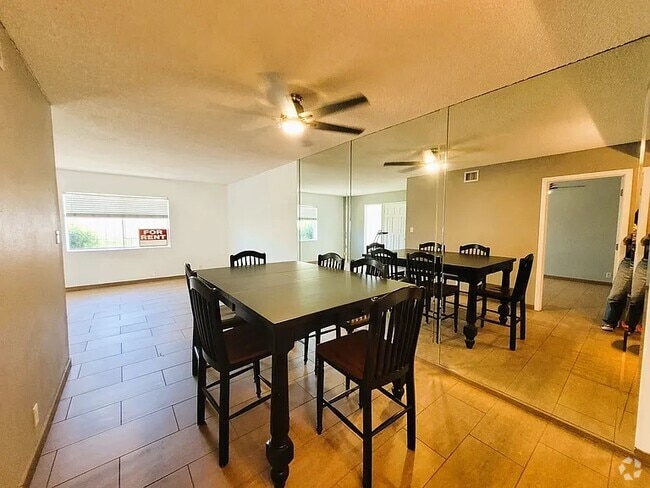 Dining Room - 6814 N 35th Ave