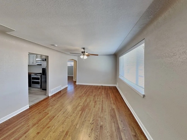 Foto del edificio - 1476 S Depew St