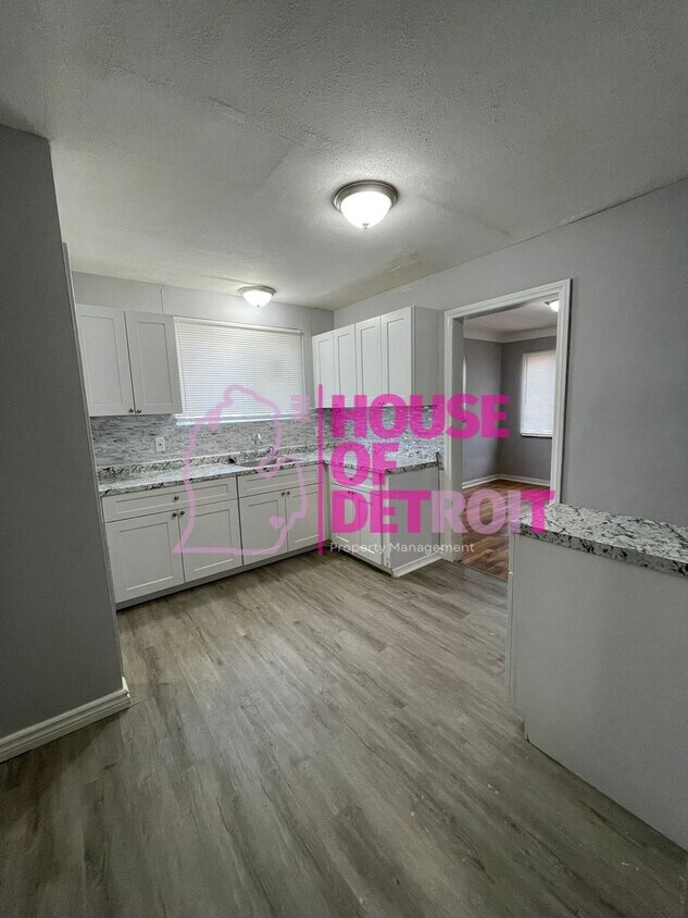 Foto principal - 3 BEDROOM | 1 BATH | FREE PRE SCREEN