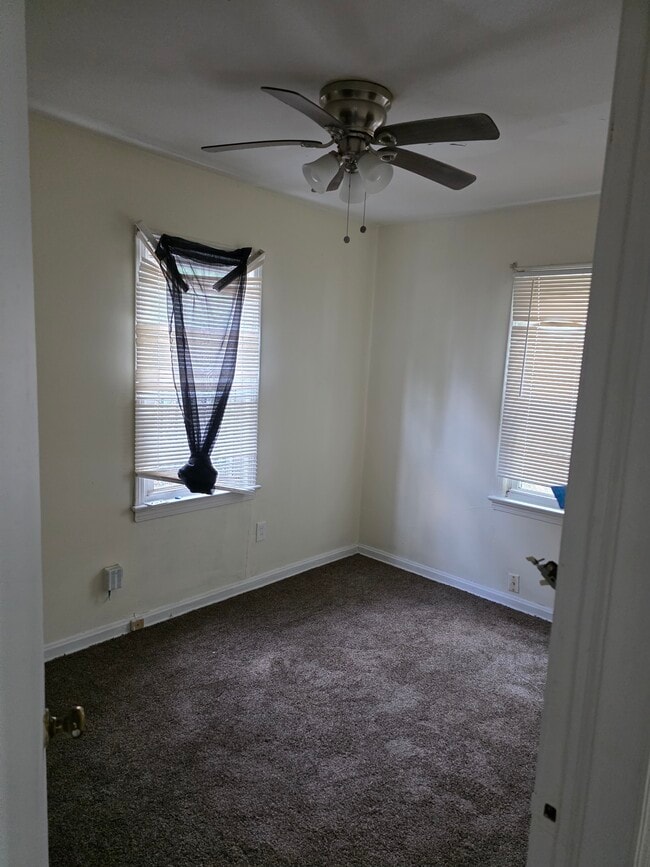 Building Photo - New 36